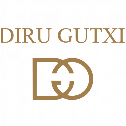 Diru Gutxi Adaptación del logotipo de una exclusiva marca de moda con el texto en euskera: Diru Gutxi, que significa Poco Dinero