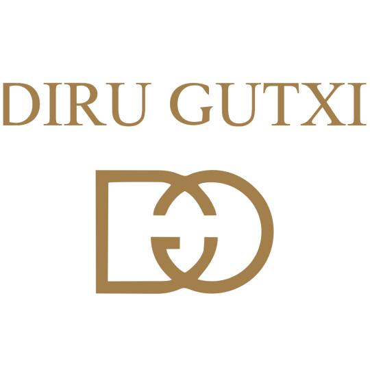 Diru Gutxi Adaptación del logotipo de una exclusiva marca de moda con el texto en euskera: Diru Gutxi, que significa Poco Dinero